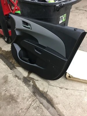 Panel puerta delantera pasajero Chevrolet Sonic 2015 dos tonos 2012 2013 14 15 16 17 Foto 1 de 2