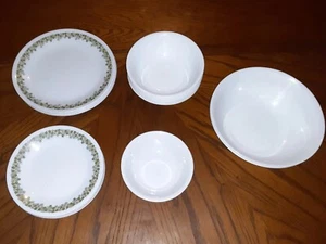 **LOT** Of Vintage Corelle Green Spring Blossom Crazy Daisy Plates Serving Bowls - Picture 1 of 11