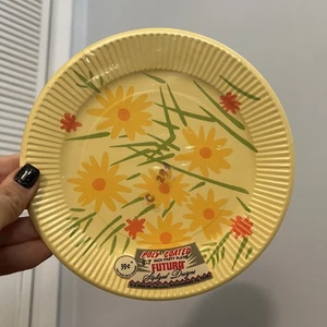 Futura 7 Inch Poly Coated Party Plates Vintage Pack Of 8 Flower Print - Picture 1 of 5