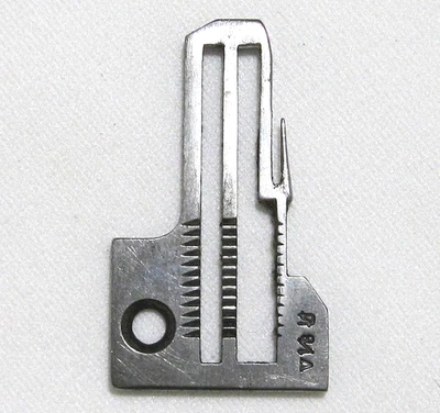 UNION SPECIAL 39524 V 1/8" Aguja Garganta Placa 39500 Industrial Overlock Máquina Foto 1 de 3