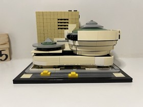 LEGO ARCHITECTURE: Solomon R. Guggenheim Museum (21035)