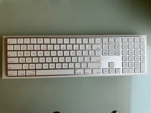 Open Box: Apple Magic Keyboard with Numeric Keypad - US English - Bild 1 von 2