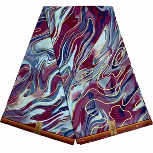 Perfume de lujo Ankara púrpura adornado con oro digital de tela africana 100 % algodón - Imagen 1 de 15