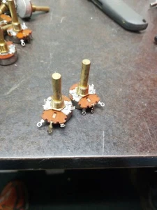 2 X) Vintage 1966 CTS Messingwelle 10k Potentiometer - Bild 1 von 4
