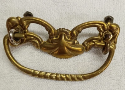 MANGO DE LATÓN FUNDIDO, TIRADOR DE CAJÓN PLACA POSTERIOR DE LATÓN ESTAMPADO, NUEVO STOCK ANTIGUO NUNCA USADO Foto 1 de 3