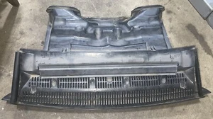 OE 2000-2006 BMW X5 E53 Air Filter Housing 64 3 18 381035 - Picture 1 of 6