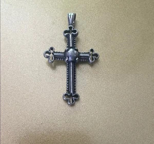 Silberfarbener Kreuz Anhänger Charm - Bild 1 von 3