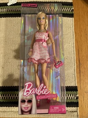 Barbie 2009 Fashionistas Vestido Rosa Muñeca Glam 100+ Poses Mattel Foto 1 de 4