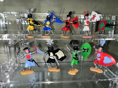 Timpo Toys Gran Casco Caballeros Premium Set con TODAS LAS 8 Posturas de Pie Diferentes Foto 1 de 2