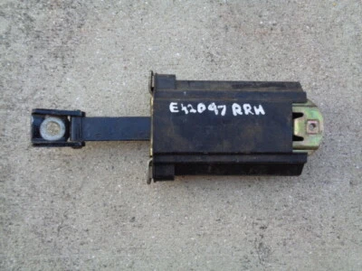 Mercedes-Benz E420 1997 bisagra de puerta trasera tope de varilla de retención lado derecho OEM Foto 1 de 4