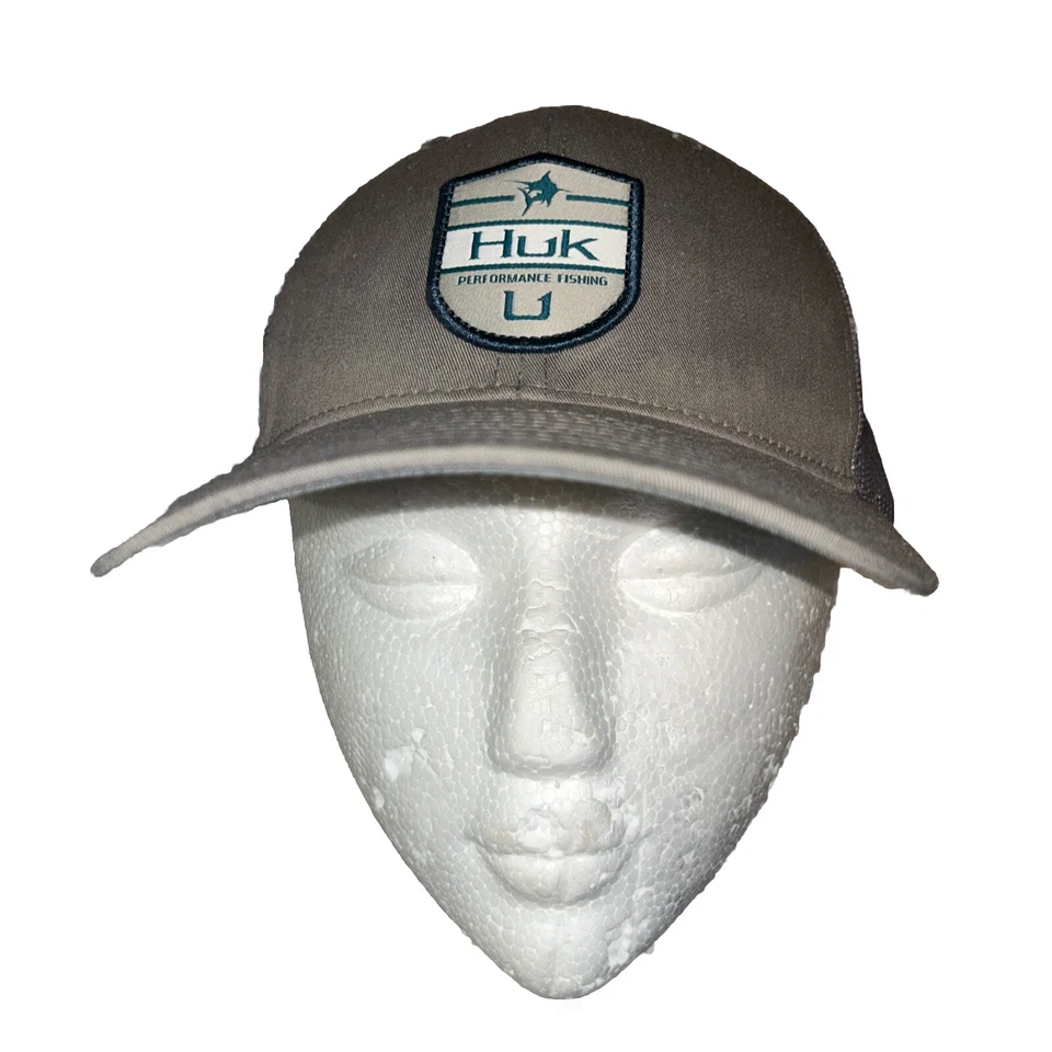 Sombrero de camionero de pesca HUK piel de tiburón gris rendimiento malla de béisbol ajustable Foto 1 de 4