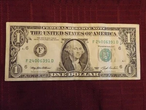 OLD RARE SERIES 1993 $1 ONE DOLLAR BILL - SERIAL NUMBER F 24006391 D - Picture 1 of 3