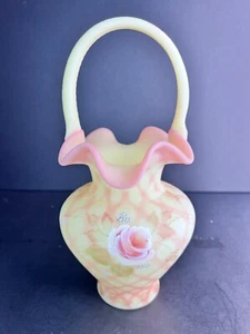 Fenton Heirloom Burmese Diamond Optic Roses Basket 51468 Basket HP M Kibbe Glows - Picture 1 of 10