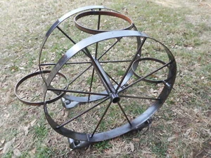  Rustic Wagon Wheel steel plant stand Planter Display flower vegetable garden  - Picture 1 of 6