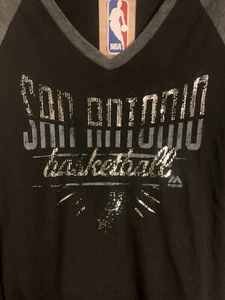 San Antonio Spurs Woman’s Medium V-Neck T-Shirt - Picture 1 of 5