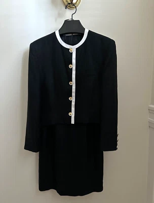 Vintage 1990 Louis Feraud Chaqueta Negra Falda Traje Viscosa Dorado Logo Botones 38/8 Foto 1 de 4