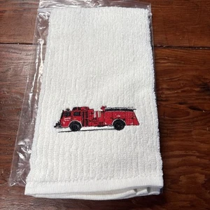 NEU BESTICKTES KÜCHENTUCH ~ FEUERWEHRAUTO ~ BAUMWOLLE ~ KOSTENLOSER VERSAND - Bild 1 von 3