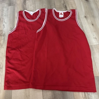 Lote De 2 Tanques Atléticos Belle Deportivos De Colección Rojo Pequeño 100% Poliéster Hecho en EE. UU. Foto 1 de 4