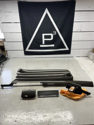 Borde interior de línea de cinturón de fibra de carbono OEM B6/B7 AUDI S4/A4 (6 velocidades cambio envolvente) Foto 1 de 4