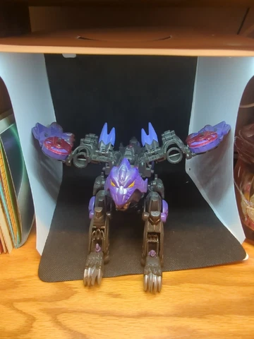 Razorclaw Figure Ultra Universe Transformers Cover