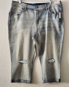 TIME AND TRU Women's 20 Casual Summer Capri Mid Rise Bermuda Style Denim Short - Picture 1 of 10