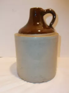 Jarra de whisky vintage - mango de botella Moonshine de gres esmaltado 9" x 5,5" - Imagen 1 de 7