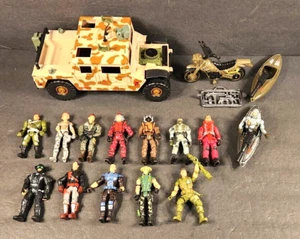 LOTE DE 13 FIGURAS DE ACCIÓN SUELTAS LARNARD CORPS VARIOS AÑOS 4" CON VEHÍCULOS - Imagen 1 de 7