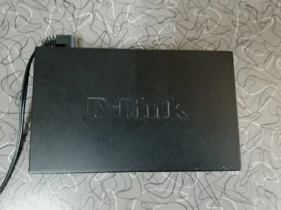 D-Link  (DES-1005P) 5-Ports Switch  - Image 1 of 4
