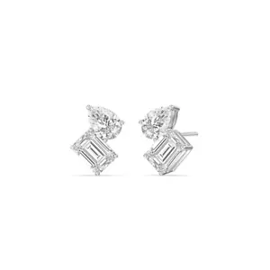 Aretes de pera Toi Et Moi de oro blanco de 18 quilates con diamantes esmeralda creados en laboratorio de 2,20 quilates - Imagen 1 de 5