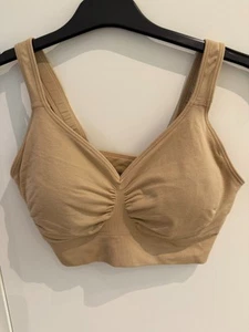 Genie Bra Tan 36 C/D Seamless Wireless Adjustable Sports New - Picture 1 of 4