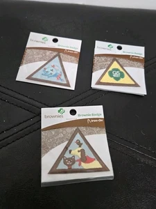 New In Package Girl Scout Brownie Iron-on Patches Elephant Dog Badges - Picture 1 of 6