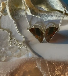African Bloodstone Butterfly Gemstone Pendant  Necklace -Silver plated- New - Bild 1 von 3