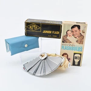 Vintage Alpex Swivel B.C. Flash Gun With Box, Case & Sylvania Flash Bulbs M3 ... - Picture 1 of 14