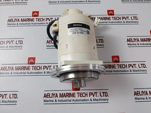 DENSO 410622-1570 Servo Motor MSMA082T2U2 04H17 06040003N 32-80-925315-4 JPN - Picture 1 of 7
