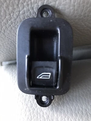 VOLVO S40 V50 REAR DOOR WINDOW SWITCH 30773217 GENUINE 2004 - 2012 - Image 1 of 4