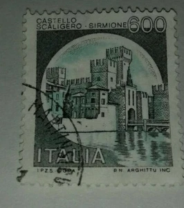FRANCOBOLLO 600 LIRE ITALIA 1980 CASTELLO SCALIGERO SIRMIONE - STAMP - Picture 1 of 1