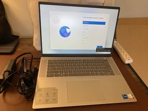 Dell Inspiron 16 5620 Laptop, 12th Gen Intel Core I5-1235U, Silver w Power Cord - Picture 1 of 8