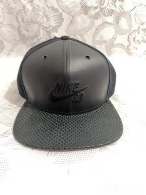 VINTAGE NIKE SB SNAKE HAT LEATHER BILL PROD 816614 011 PENNY AIR MAX ELEPHANT Foto 1 de 4