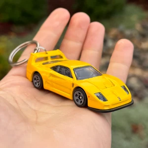 Ferrari F40 Yellow Keychain Keyring Accessories Mini Supercar Charm - Bild 1 von 7
