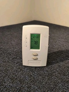 GETESTET Honeywell Pro 2000 programmierbarer Thermostat Modell TH2110D1009 - Bild 1 von 8