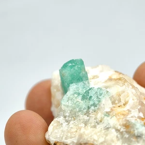 VERY CLEAR NATURAL EMERALD CRYSTAL ON MATRIX  FROM MUZO - COLOMBIA 54.3 grams - Picture 1 of 11