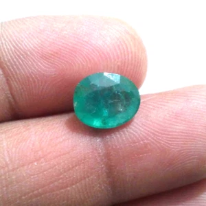 Hermosa piedra preciosa suelta verde facetada ovalada de esmeralda de Zambia de 3,20 quilates - Imagen 1 de 6