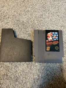 Super Mario Bros. (Nintendo, 1985) NES 5 Screw Game - Picture 1 of 3