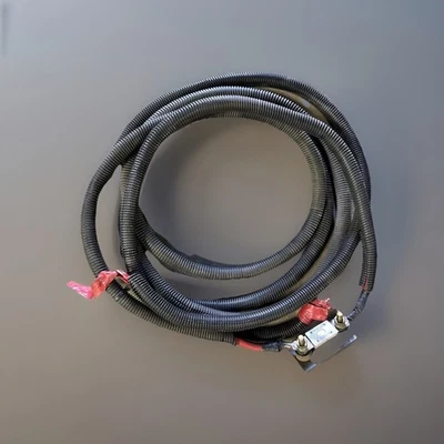 17-дюймовый красный медный кабель калибр SAE 2/0 с предохранительным звеном и разделенной ребристой оболочкой - Изображение 1 из 4