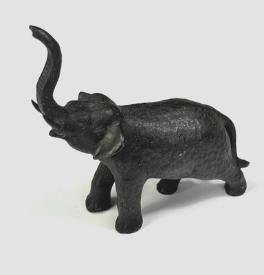 Escultura de elefante de bronce patinado japonés del período Shōwa. Foto 1 de 4