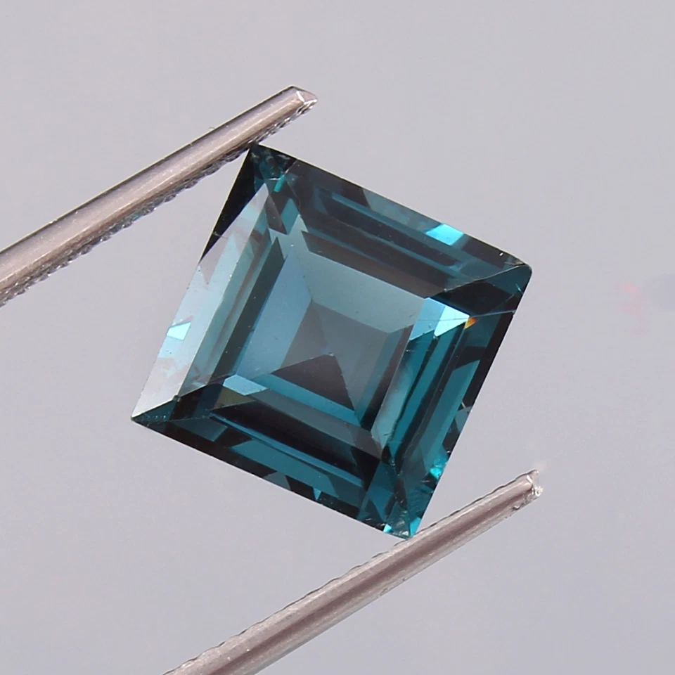 AAA Natural Blue Green Brazilian Tourmaline Loose Square Gemstone Cut 10x10 MM - Image 1 of 4