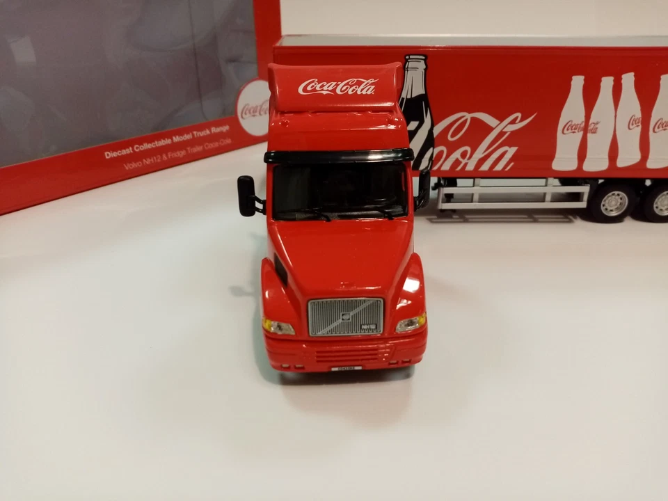 Volvo NH12 COCA-COLA Coke Cab E Rimorchio 1/50  Modello Diecast Camion - Immagine 1 di 4
