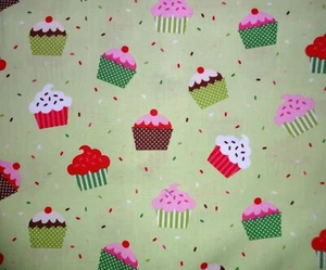 Confections Cupcakes Christmas XMAS Robert Kaufman Cotton Quilting Fabric 1 YARD - Picture 1 of 6