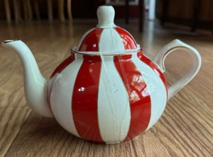RED SCALLOPED PORCELAIN TEAPOT AND LID WITH GOLD TRIM BY GRACE'S TEAWARE - Picture 1 of 7
