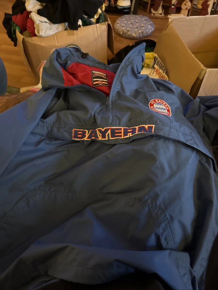 Chaqueta cortavientos vintage Bayern Munich marca nuez moscada talla L Foto 1 de 4